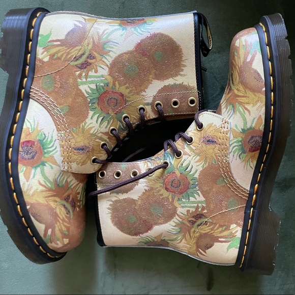 Dr. Martens Shoes Rare Limited Edition Van Gogh Sunflower Dr